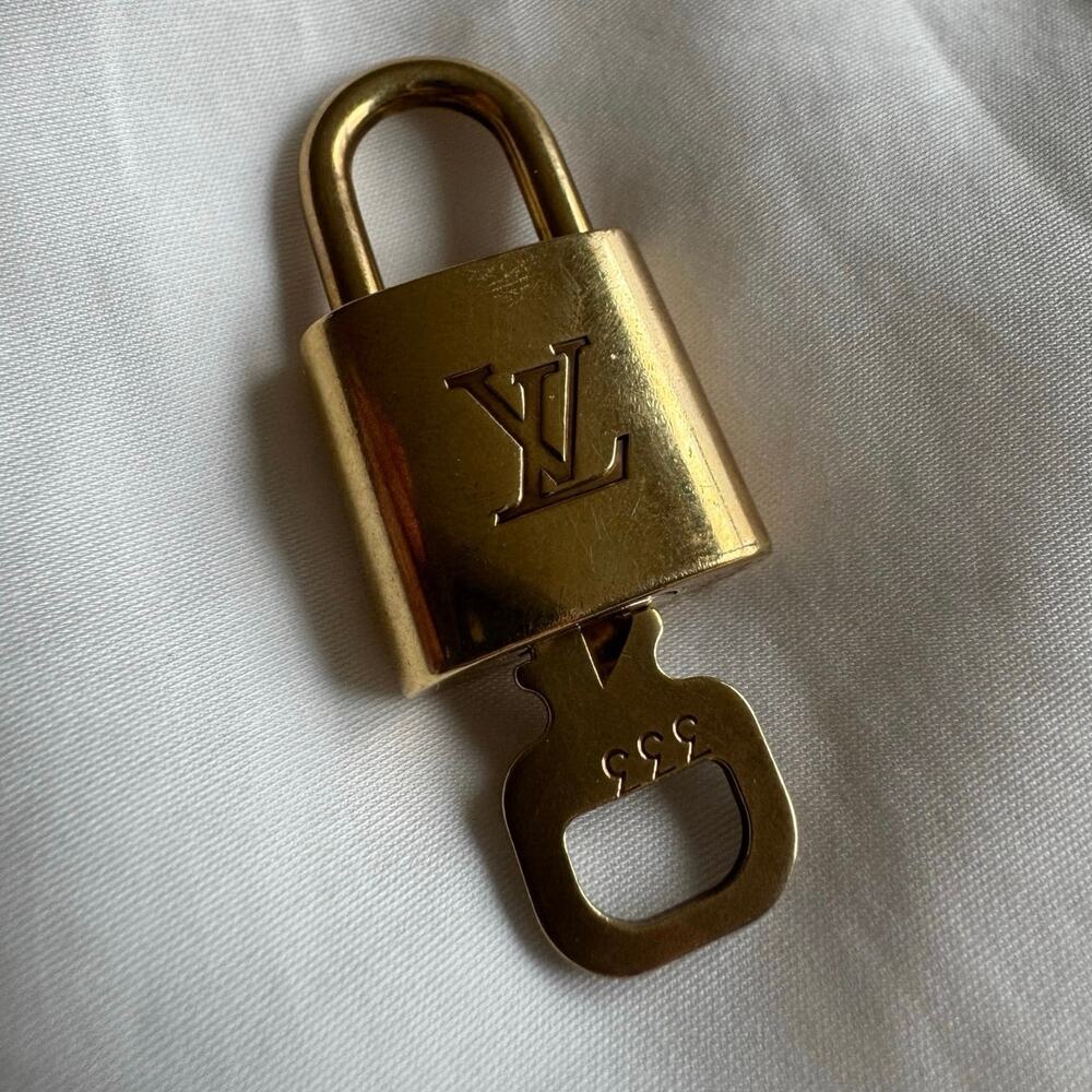 Rare Louis Vuitton Lock & Key Gold 333 Angel Number - Picture 5 of 11